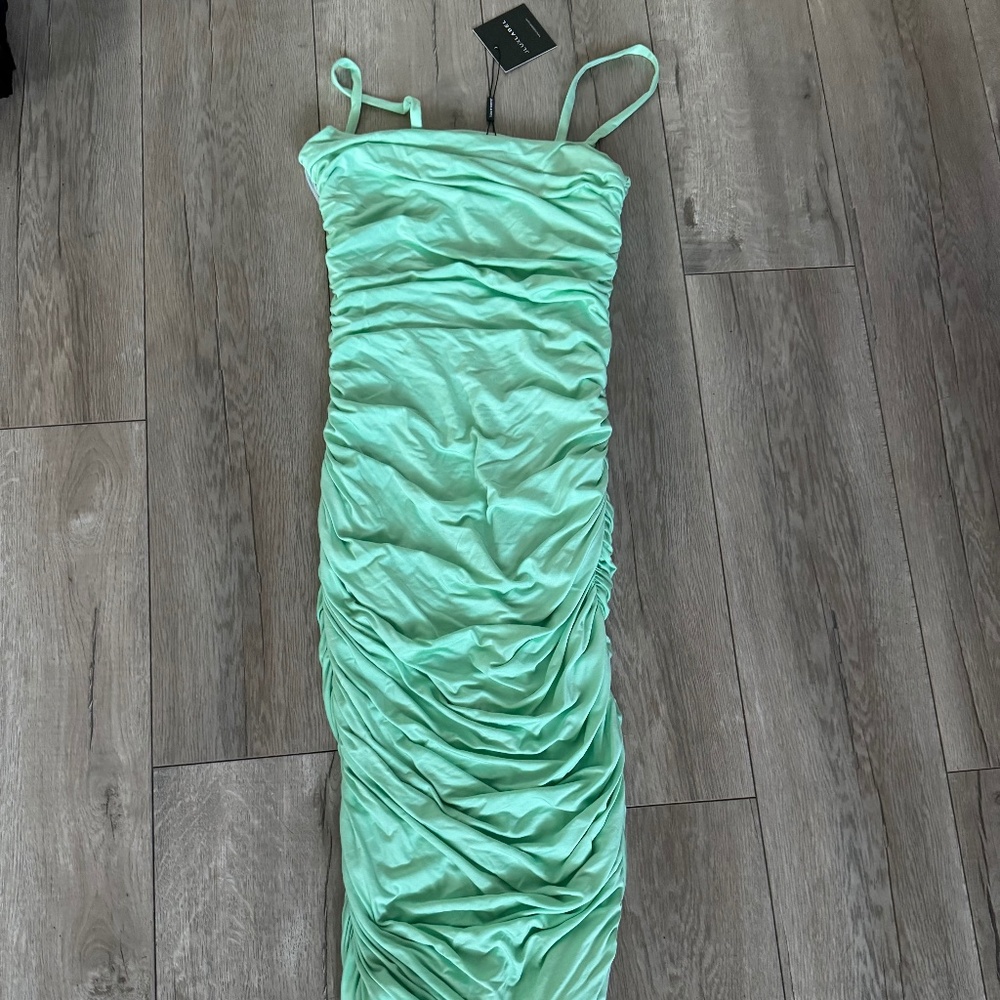 NWT-Jluxlabel Wynter ruched midi dress